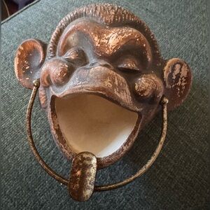 Vintage Treasure Craft 1960 monkey ashtray